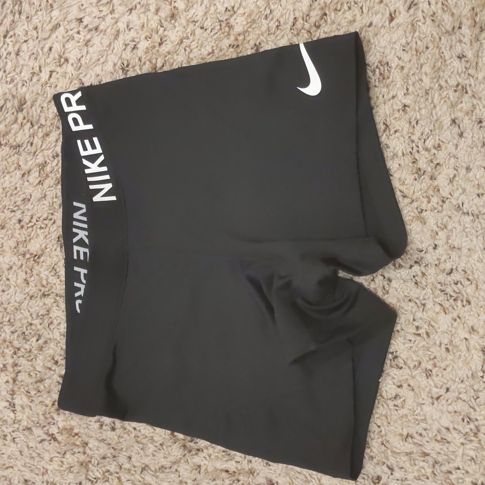Black Nike Pro shorts